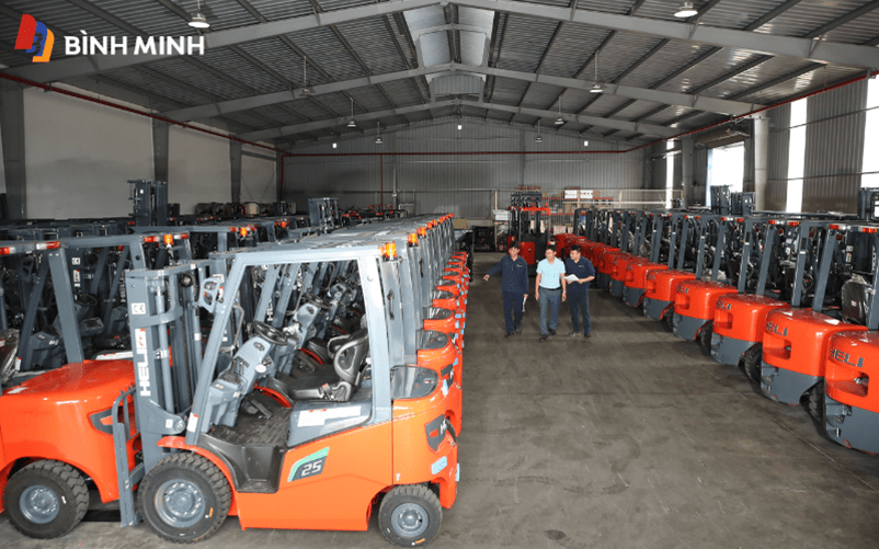 Xe nâng trong sản xuất