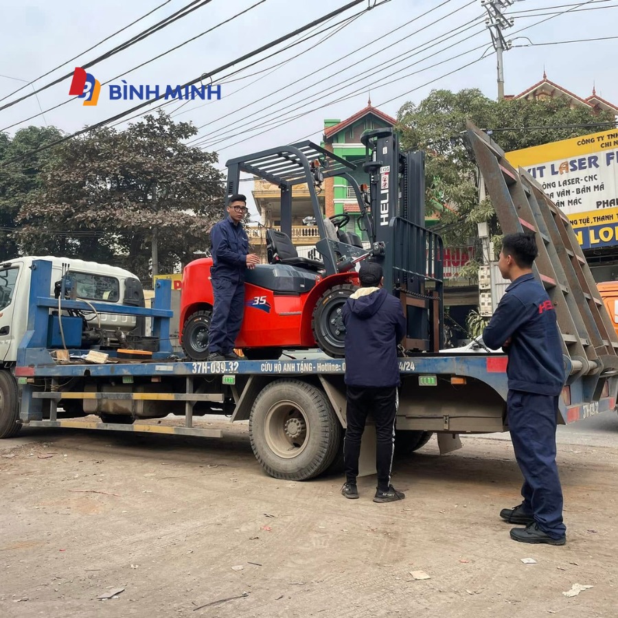 Vận chuyển xe nâng giao tận tay khách hàng