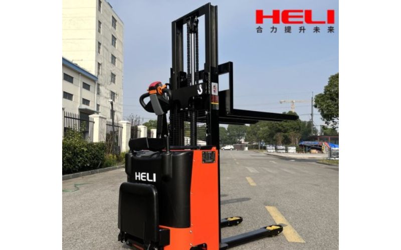 Những Điểm Nổi Bật Của Xe Nâng Điện Đứng Lái 1.4 Tấn HELI