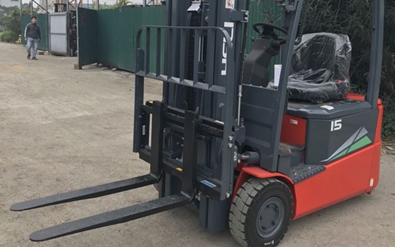 Những Môi Trường Làm Việc Phù Hợp Với Xe Nâng Điện 3 Bánh 1.5 Tấn