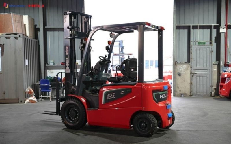 Xe Nâng Điện 3 Tấn Pin Lithium Có Phù Hợp Với Doanh Nghiệp
