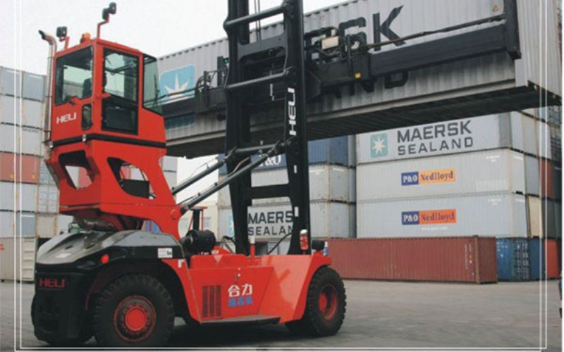 Cho thuê xe nâng gắp container rỗng 8 tấn