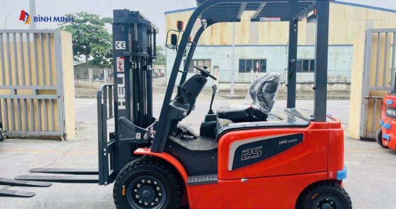 Đặc Điểm Nổi Bật Của Xe Nâng Ngồi Lái