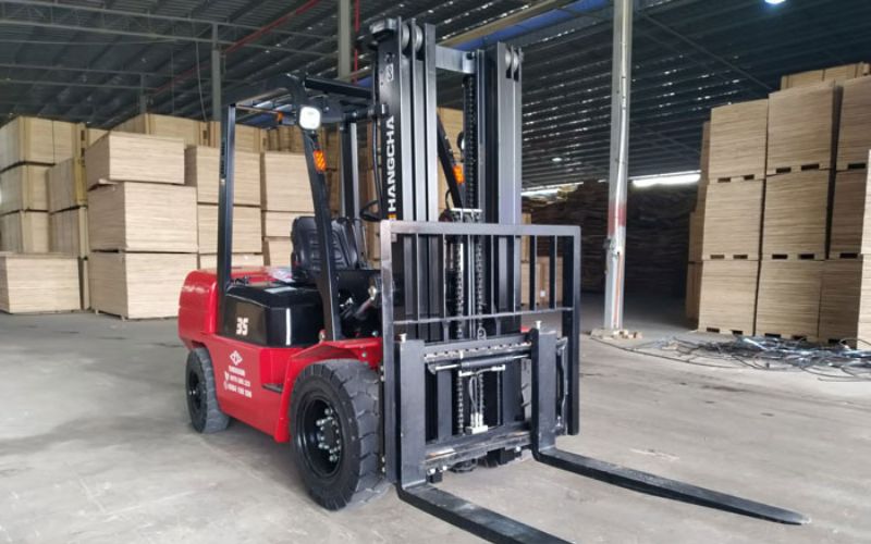 Đặc điểm kỹ thuật của xe nâng 3.5 tấn dầu Diesel