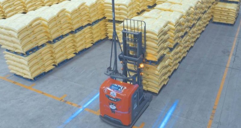 Lợi Ích Kinh Tế và Vận Hành Khi Thuê Xe Nâng Tự Hành AGV 3 Tấn