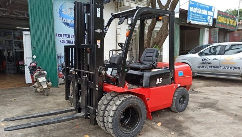 Vai trò của xe nâng heli 3.5 tấn dầu Diesel trong Logistic