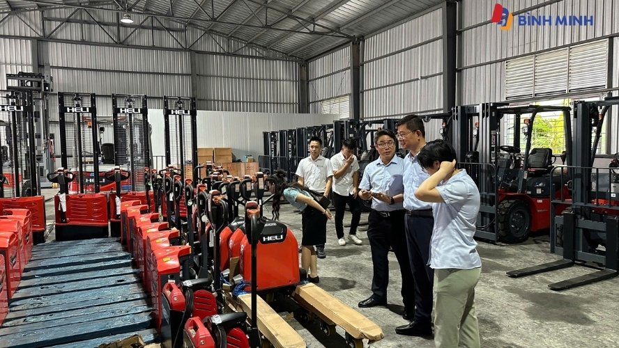 Kho xe Bình Minh đa dạng có sẵn