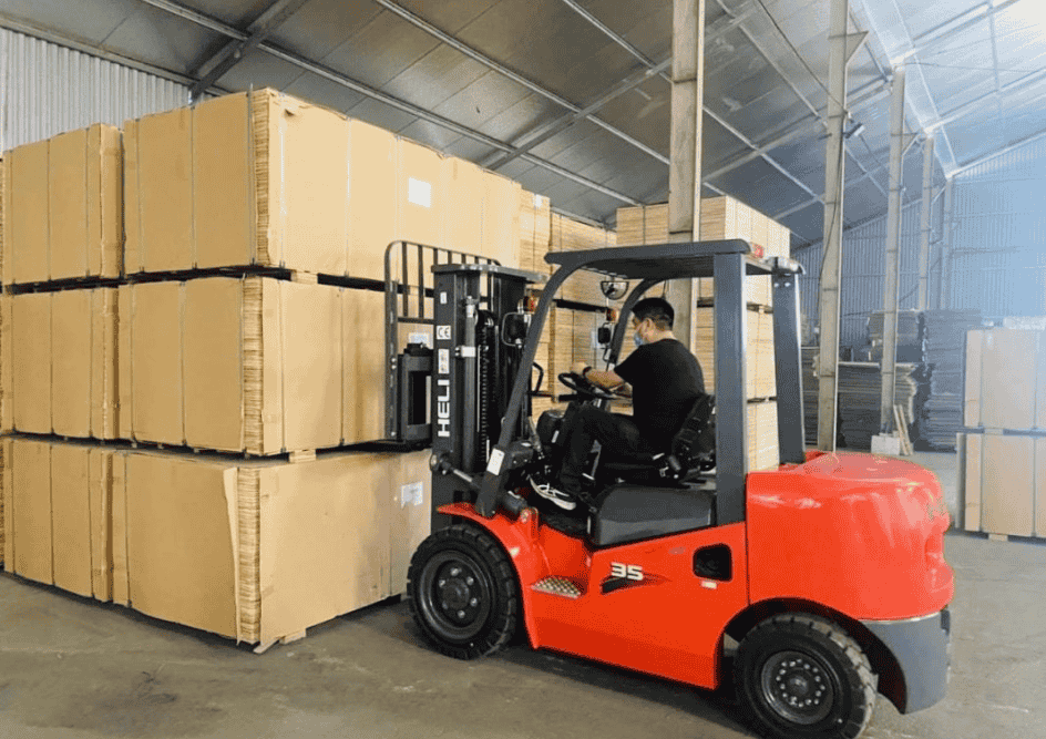 Các loại xe nâng phổ biến tại KCN Thạnh Lộc