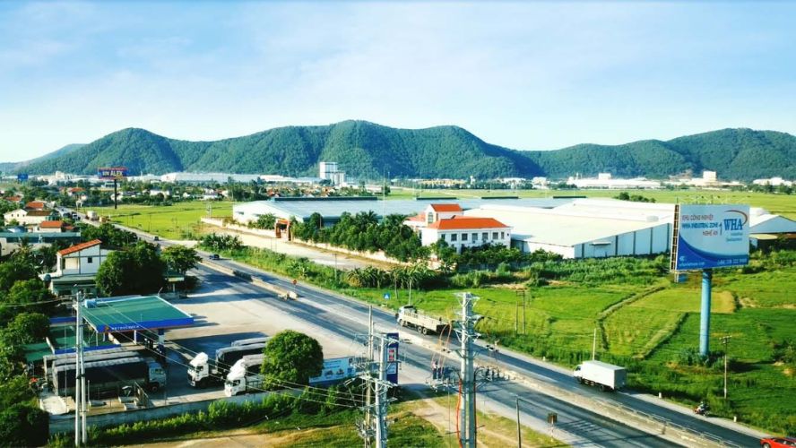 Bình MInh cung cấp dịch vụ cho thuê xe nâng người tại KCN WHA Nghệ An