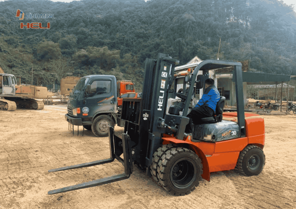 Lợi ích của việc thuê xe nâng tại KCN Hoà Mặc