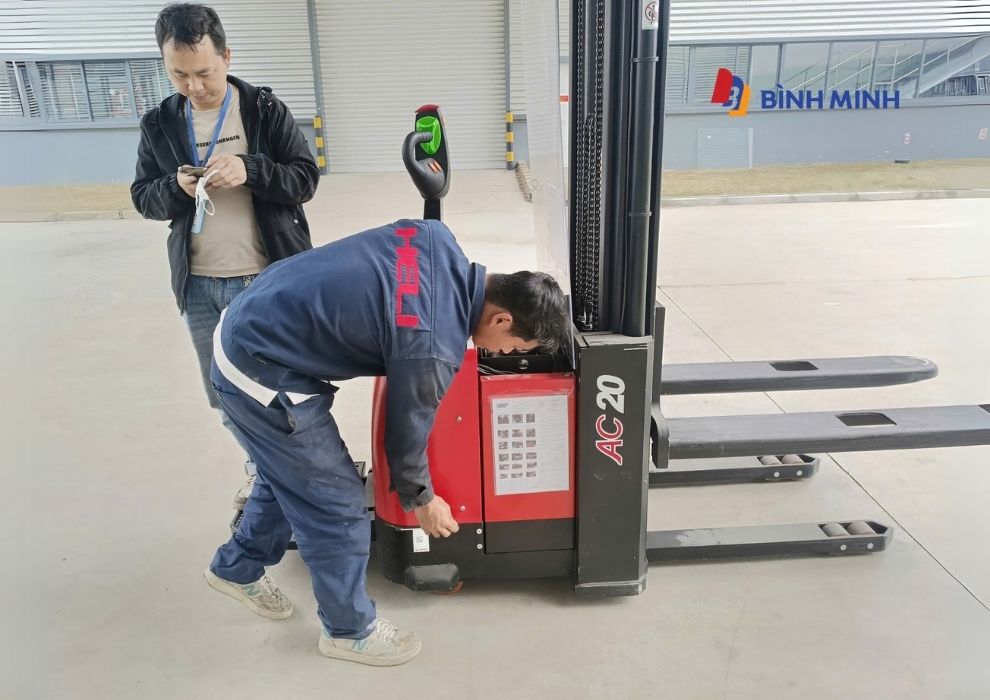 Bảo trì và quản lý xe nâng tay