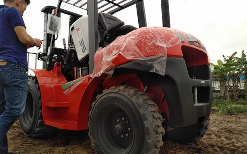 Các dòng xe nâng địa hình Heli phổ biến