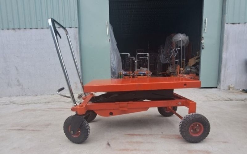 Có nên tự chế xe nâng tay tại nhà không