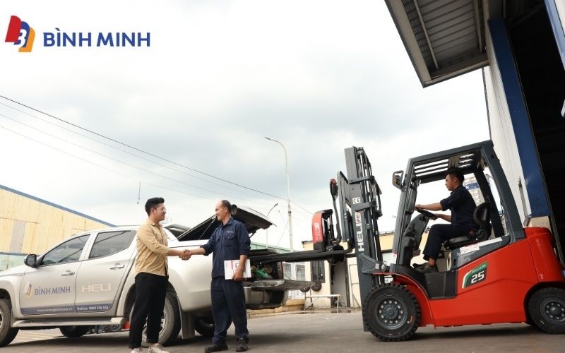 Giá xe nâng Heli chịu ảnh hưởng bởi những yếu tố nào