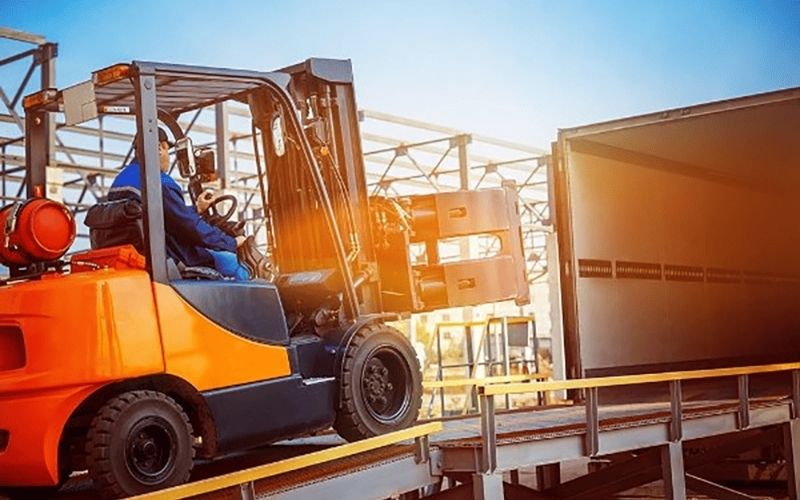 Những lỗi thường gặp khi điều khiển xe nâng