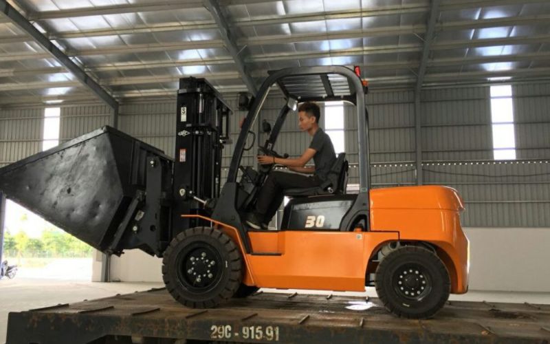 Nghề lái xe nâng hiện nay có nhu cầu cao không
