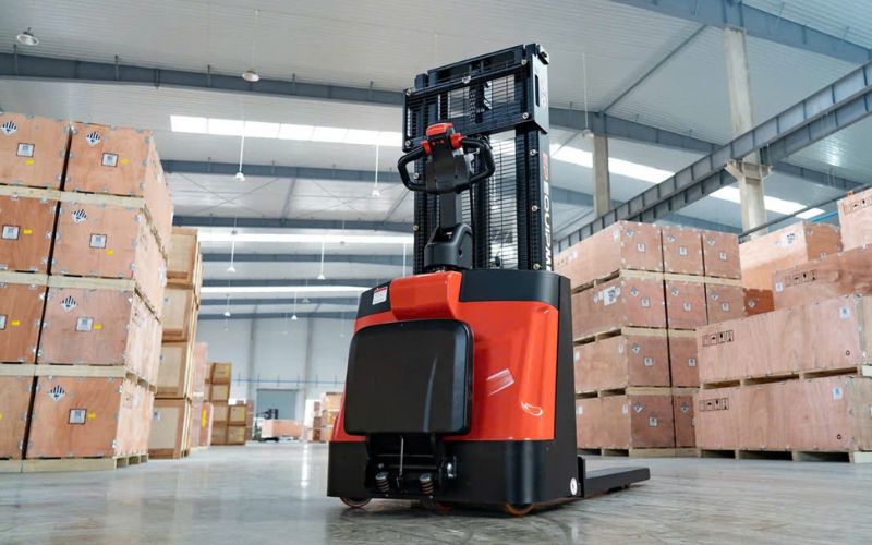 Những tiêu chí cần xem xét trước khi thuê xe nâng điện