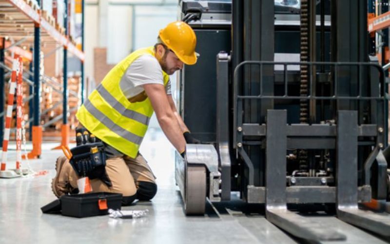Vì sao cần bảo dưỡng xe nâng Heli định kỳ